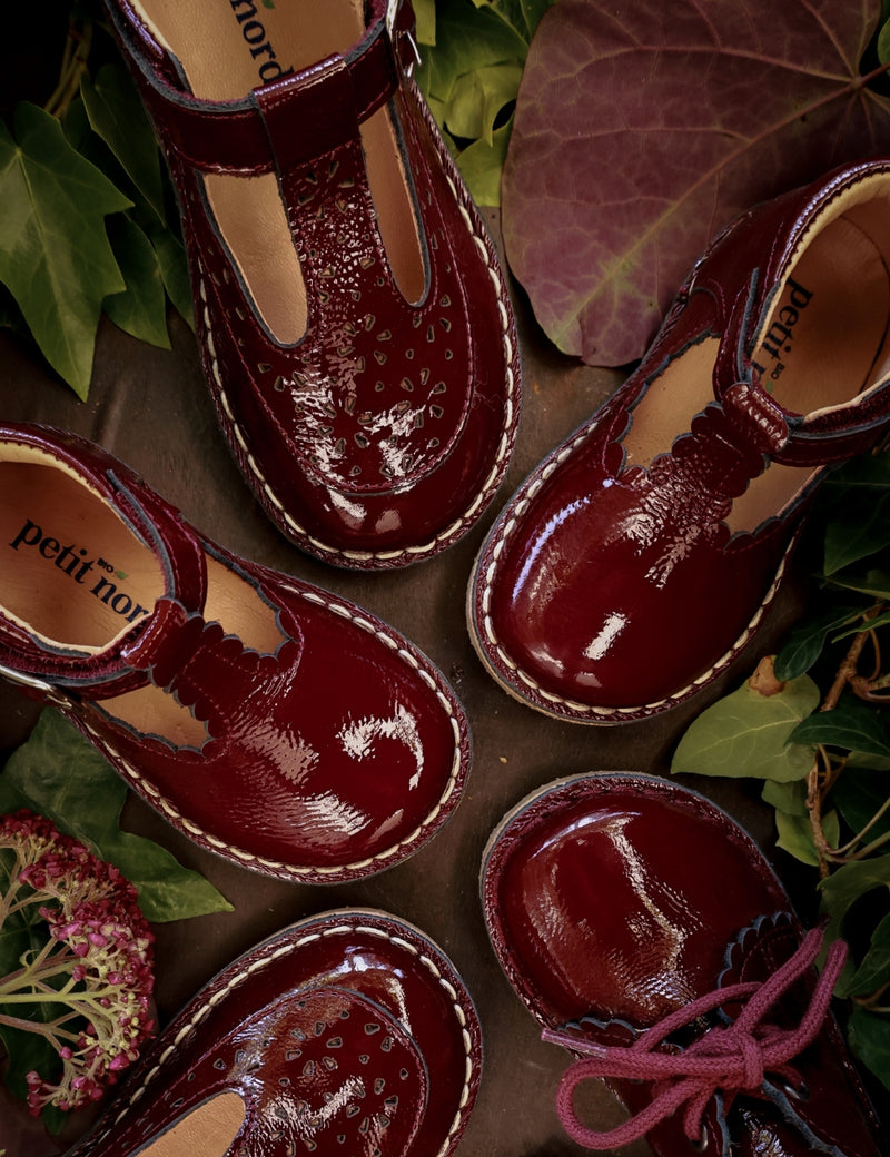 Petit Nord Low T-Bar Flower T-bars and Ballerinas Burgundy Patent 159