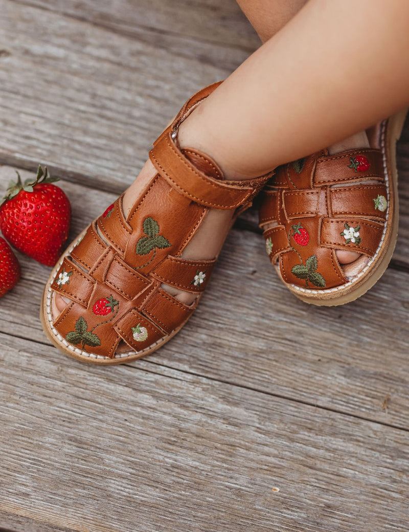 Petit Nord Wild Strawberries Classic sandal Sandals Cognac 002