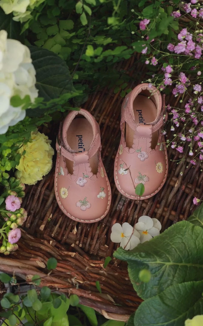 Petit Nord Flower T-Bar Scallop T-bars and Ballerinas Old rose 020